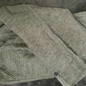Charcoal Grey capris (?) 28 in from waist to hems. Zipper pockets on each side.